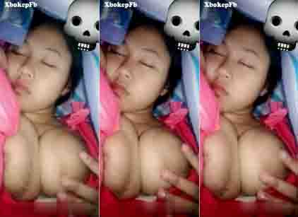 Bokep lagi tidur dipaksa vcs sama pacar