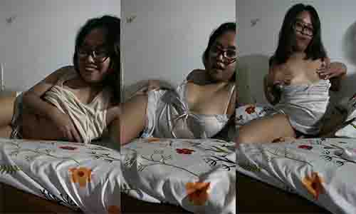 Bokep Honey Live di Kamar Sange Elus Memek
