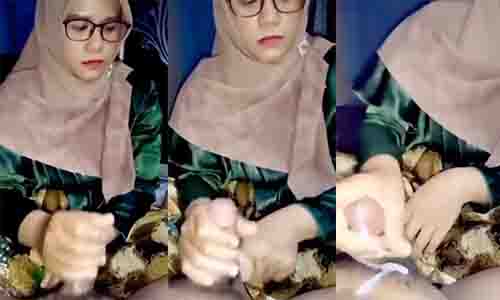 Bokep dikocokin bunda jilbab berkacamata