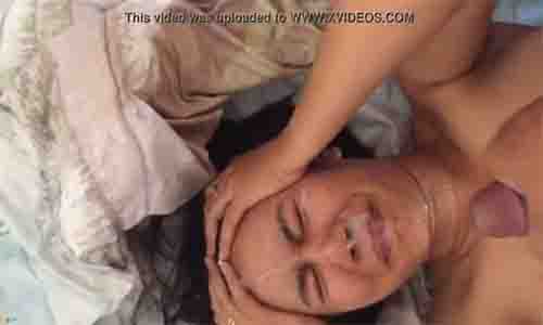 Bokep selingkuh muncratin di wajah tante