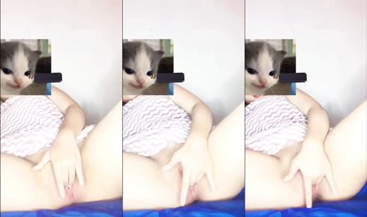 Bokep Chellmey Dua Jari Omek Memek Pink