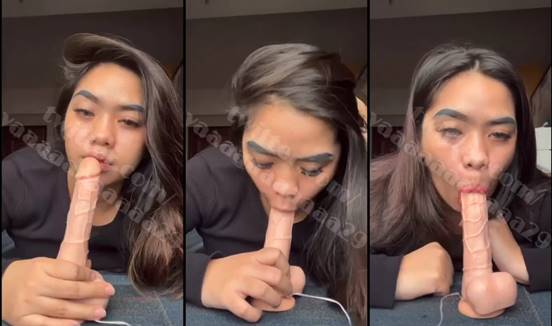 Bokep Mahasiswi Binal Sange Jilat Dildo