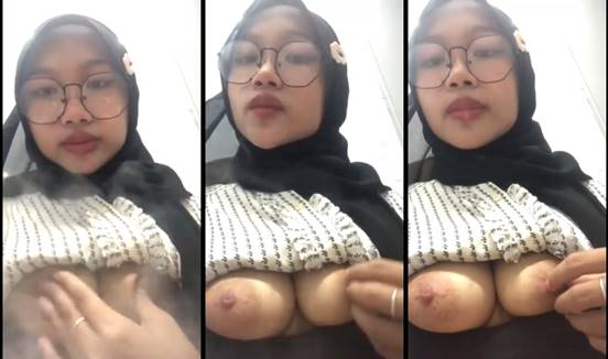 Bokep jilbab terbaru melet sambil mainin susu