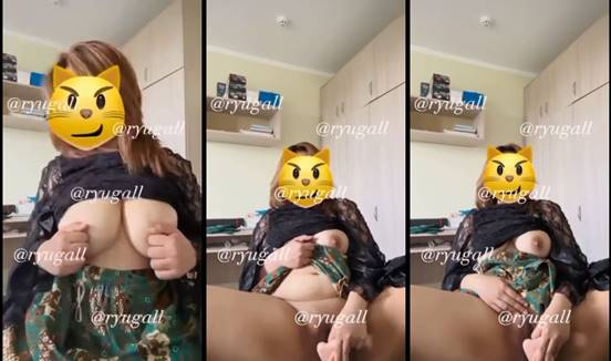 Bokep @ryugall lepas hijab colmek dildo